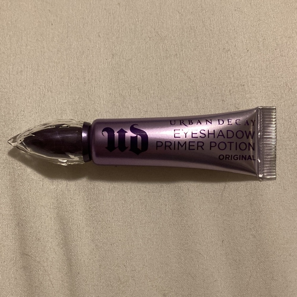 Urban Decay eyeshadow primer